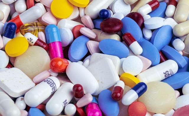 Složitá cesta léků: Mnoho lidí neví, co za léky v lékárně je.